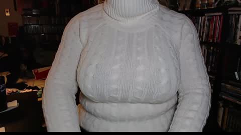 Snapshot of aspen_vale chatting on February 2025 03:19:01 AM Aspen Vale online show from February 2025 03:19:01 AM