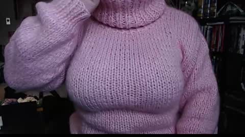 Snapshot of aspen_vale chatting on February 2025 07:35:02 PM Aspen Vale online show from February 2025 07:35:02 PM