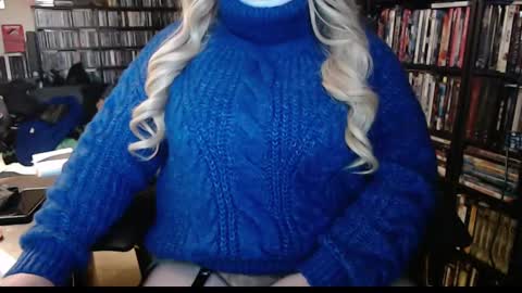 Snapshot of aspen_vale chatting on March 2025 10:42:01 PM Aspen Vale online show from March 2025 10:42:01 PM