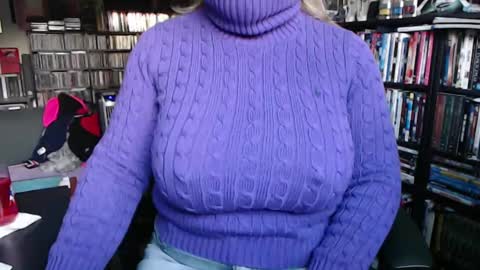 Snapshot of aspen_vale chatting on September 2025 10:22:01 PM Aspen Vale online show from September 2025 10:22:01 PM