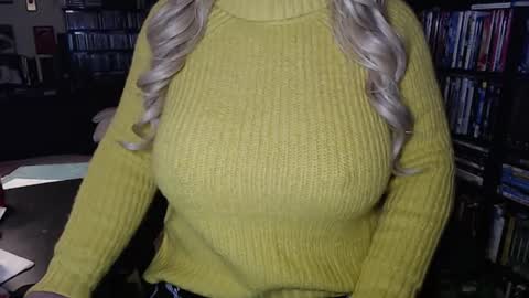 Snapshot of aspen_vale chatting on September 2025 02:46:02 AM Aspen Vale online show from September 2025 02:46:02 AM