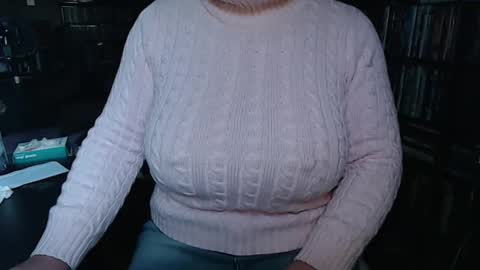 Snapshot of aspen_vale chatting on October 2025 08:30:02 PM Aspen Vale online show from October 2025 08:30:02 PM