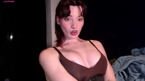 Snapshot of aspenfrost chatting on December 2024 01:15:02 AM Aspen Frost online show from December 2024 01:15:02 AM