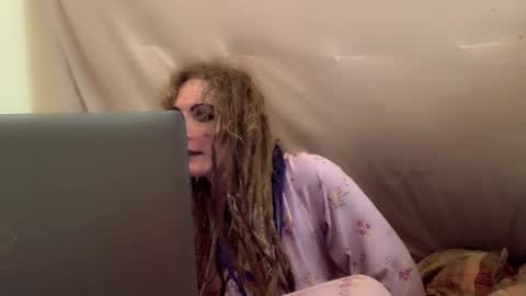 Snapshot of aspiringturtlegirl chatting on February 2026 03:54:01 PM aspiringturtlegirl online show from February 2026 03:54:01 PM