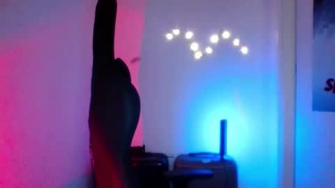 astradream_ online show from November 2025 10:19:02 PM