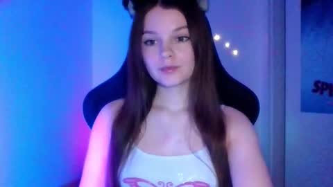 astradream_ online show from December 2025 10:18:02 PM