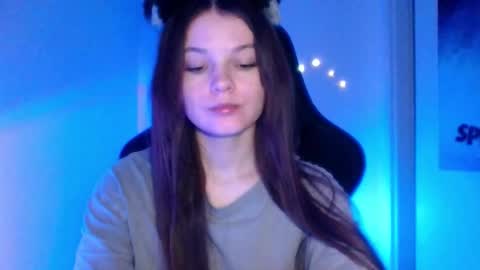 astradream_ online show from December 2025 10:28:02 PM