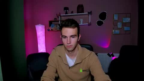 astren online show from November 2025 08:51:01 PM