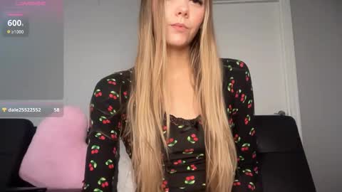 Astrid Sky online show from May 2026 08:40:02 PM