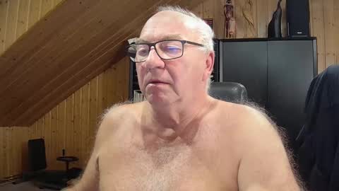 asusandy online show from September 2025 10:14:01 PM