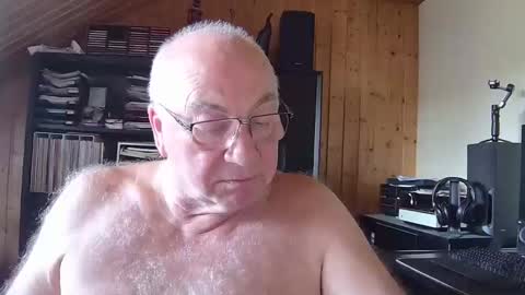 Snapshot of asusandy chatting on June 2026 02:30:01 PM asusandy online show from June 2026 02:30:01 PM