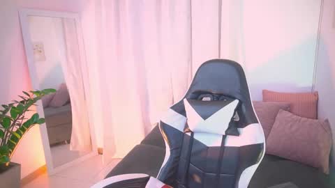 Snapshot of atena676 chatting on November 2025 03:32:02 AM atena676 online show from November 2025 03:32:02 AM