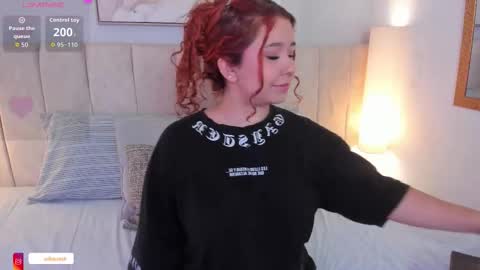 sofia online show from October 2025 08:07:01 PM