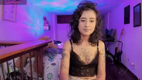 Snapshot of atenea_dragon__ chatting on November 2025 09:26:02 PM Atenea online show from November 2025 09:26:02 PM