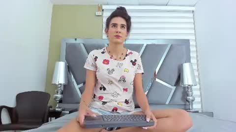 Snapshot of atenea_sexxx chatting on June 2026 04:22:02 AM atenea online show from June 2026 04:22:02 AM