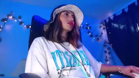 Snapshot of ateneasairce chatting on December 2024 06:15:01 PM Atenea online show from December 2024 06:15:01 PM