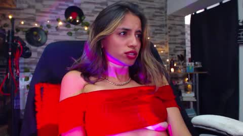 Snapshot of ateneasairce chatting on January 2025 07:53:01 PM Atenea online show from January 2025 07:53:01 PM