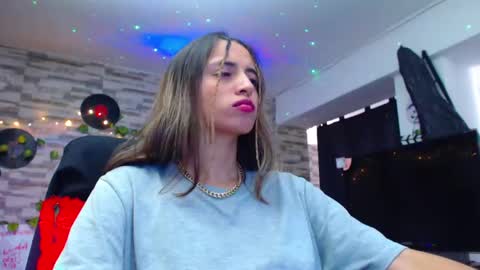 Snapshot of ateneasairce chatting on January 2025 05:15:01 PM Atenea online show from January 2025 05:15:01 PM