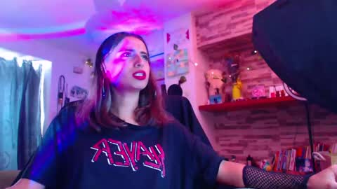 Snapshot of ateneasairce chatting on February 2025 04:24:01 PM Atenea online show from February 2025 04:24:01 PM