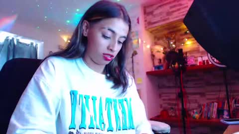 Snapshot of ateneasairce chatting on February 2025 03:05:01 PM Atenea online show from February 2025 03:05:01 PM