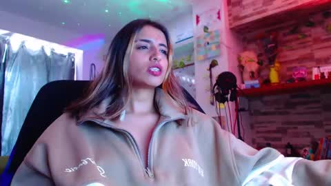 Snapshot of ateneasairce chatting on March 2025 04:21:01 PM Atenea online show from March 2025 04:21:01 PM