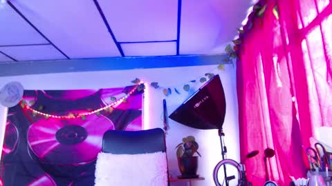 Snapshot of ateneasairce chatting on September 2025 02:18:02 PM Atenea online show from September 2025 02:18:02 PM