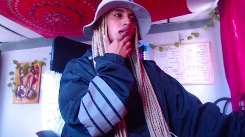 Snapshot of ateneasairce chatting on October 2025 01:33:02 PM Atenea online show from October 2025 01:33:02 PM