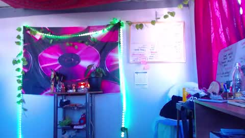 Snapshot of ateneasairce chatting on December 2025 01:16:02 PM Atenea online show from December 2025 01:16:02 PM