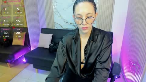 Atenea online show from May 2026 03:23:02 AM