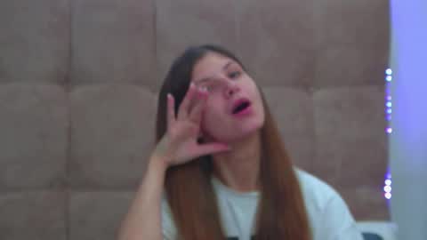 Snapshot of audreybarlow chatting on November 2025 06:38:02 AM Audrey online show from November 2025 06:38:02 AM