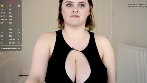 Audrey Jacq online show from September 2025 02:28:02 PM