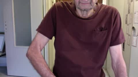 auguste061400 online show from December 2024 09:24:01 AM