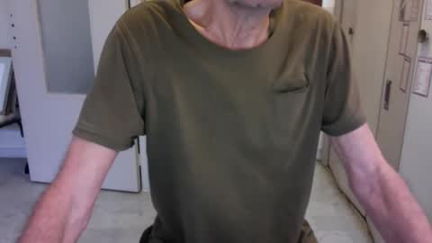 auguste061400 online show from February 2025 09:56:02 AM