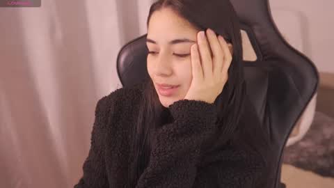 Snapshot of aura_sensual chatting on October 2025 03:39:02 AM . online show from October 2025 03:39:02 AM