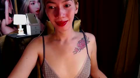 Snapshot of aurakharisma_xx chatting on December 2024 04:44:02 AM Miss awra online show from December 2024 04:44:02 AM