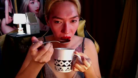 Snapshot of aurakharisma_xx chatting on December 2024 07:49:02 AM Miss awra online show from December 2024 07:49:02 AM