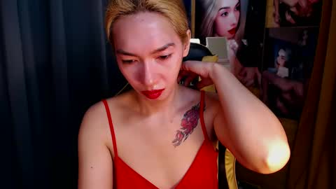 Snapshot of aurakharisma_xx chatting on January 2025 04:29:01 AM Miss awra online show from January 2025 04:29:01 AM