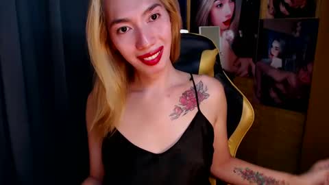 Snapshot of aurakharisma_xx chatting on February 2025 03:33:01 AM Miss awra online show from February 2025 03:33:01 AM