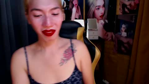 Snapshot of aurakharisma_xx chatting on March 2025 04:47:01 AM Miss awra online show from March 2025 04:47:01 AM