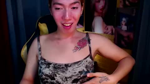 Snapshot of aurakharisma_xx chatting on November 2025 03:16:02 AM Miss awra online show from November 2025 03:16:02 AM