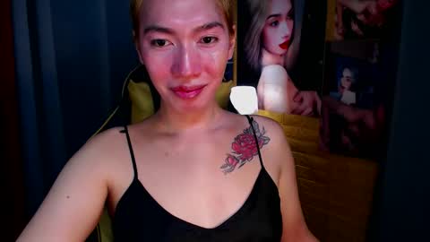 Snapshot of aurakharisma_xx chatting on November 2025 06:25:02 AM Miss awra online show from November 2025 06:25:02 AM