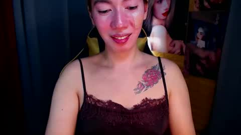 Snapshot of aurakharisma_xx chatting on December 2025 05:56:02 AM Miss awra online show from December 2025 05:56:02 AM