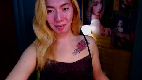 Snapshot of aurakharisma_xx chatting on December 2025 05:35:01 AM Miss awra online show from December 2025 05:35:01 AM