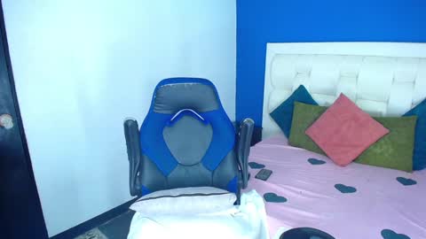 aurimel valentina online show from January 2025 11:02:01 PM