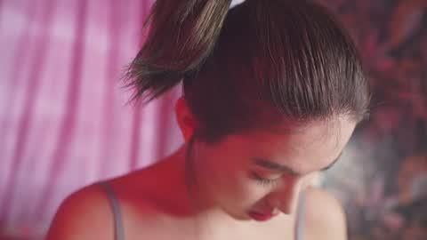 Snapshot of auromora chatting on December 2024 07:51:01 AM Nayeon online show from December 2024 07:51:01 AM