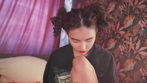 Snapshot of auromora chatting on December 2024 08:38:02 AM Nayeon online show from December 2024 08:38:02 AM