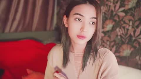 Snapshot of auromora chatting on December 2024 04:27:02 PM Nayeon online show from December 2024 04:27:02 PM