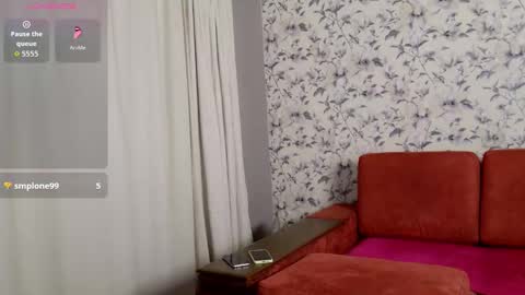 Aurora online show from September 2025 06:55:02 PM