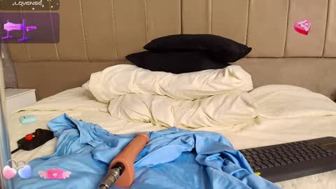 aurora_divine online show from February 2025 03:26:01 PM