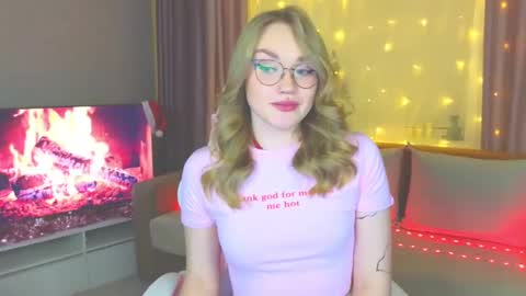 Snapshot of aurora_golden chatting on January 2025 07:20:02 PM Kate online show from January 2025 07:20:02 PM